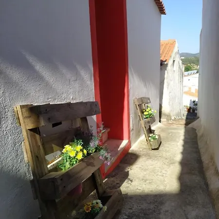 Casa Pe Do Castelo * 阿尔热祖尔
