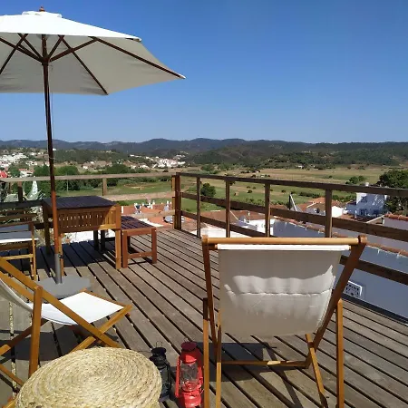 Casa Pe Do Castelo